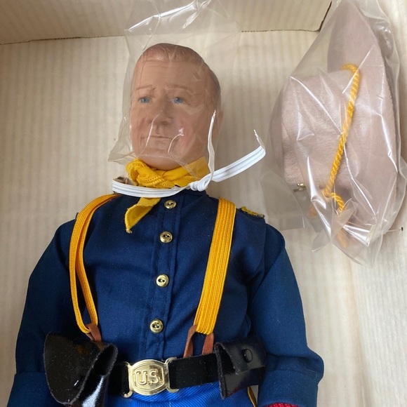 VTG JOHN WAYNE AMERICAN GUARDIAN OF THE WEST 3rd of EFFANBEES LEGEND SERIES 1982 - Picture 2 of 15